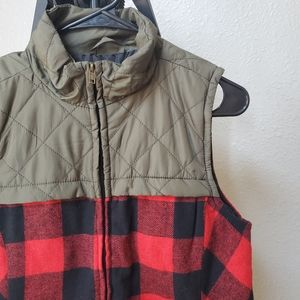 Maurices Plaid Zip-Up Vest Size M
